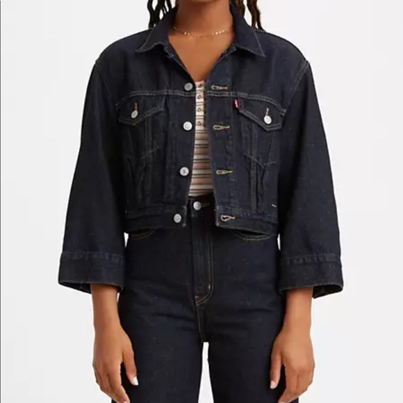 Levi's Jackets & Blazers - Dark wash Levi’s cropped jean jacket💎